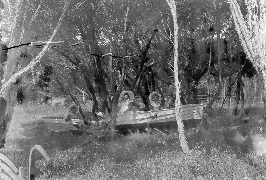Wardell children in boat original