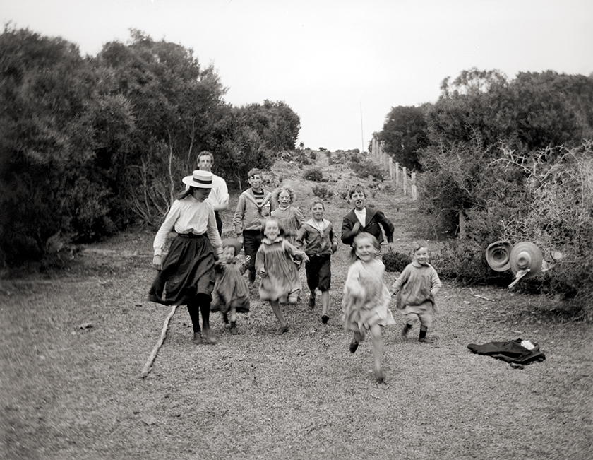 Wardell children, Sorrento. Photo restored by Carol Heath